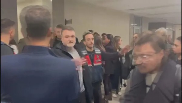 Kadın spiker Mehmet Akif Ersoy ile yaşadıklarını anlattı! Şoke eden üçlü ilişki itirafı